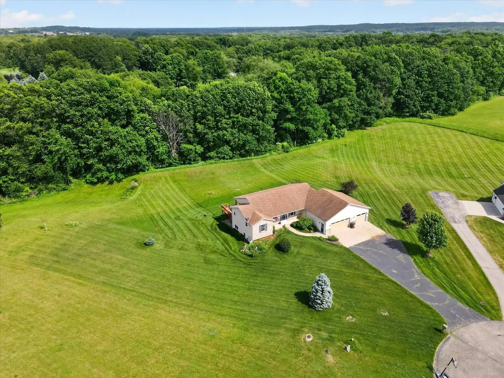 9546 Plow Point Court SE Caledonia Township MI 49302