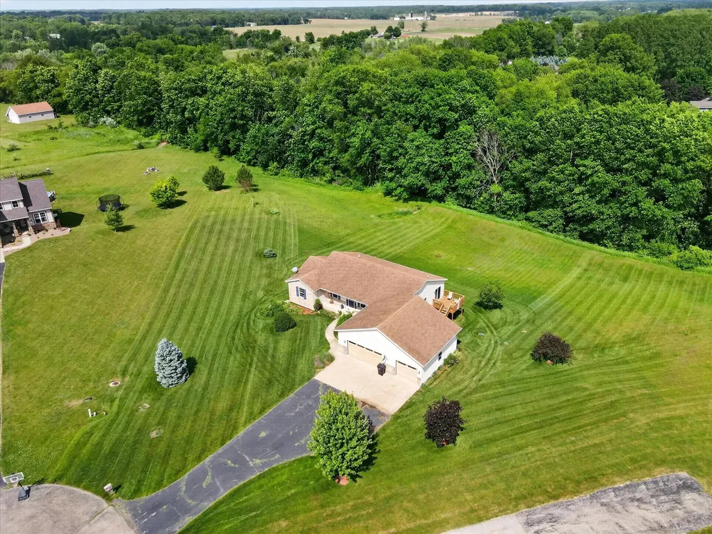 9546 Plow Point Court SE Caledonia Township MI 49302