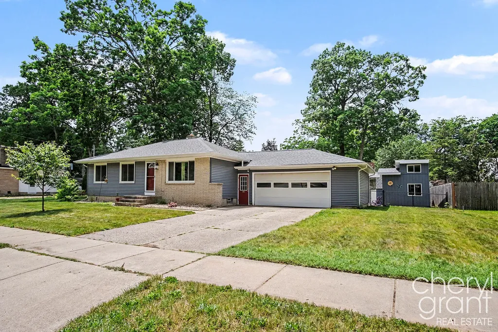 4631 Carrick Avenue SE Kentwood City MI 49508