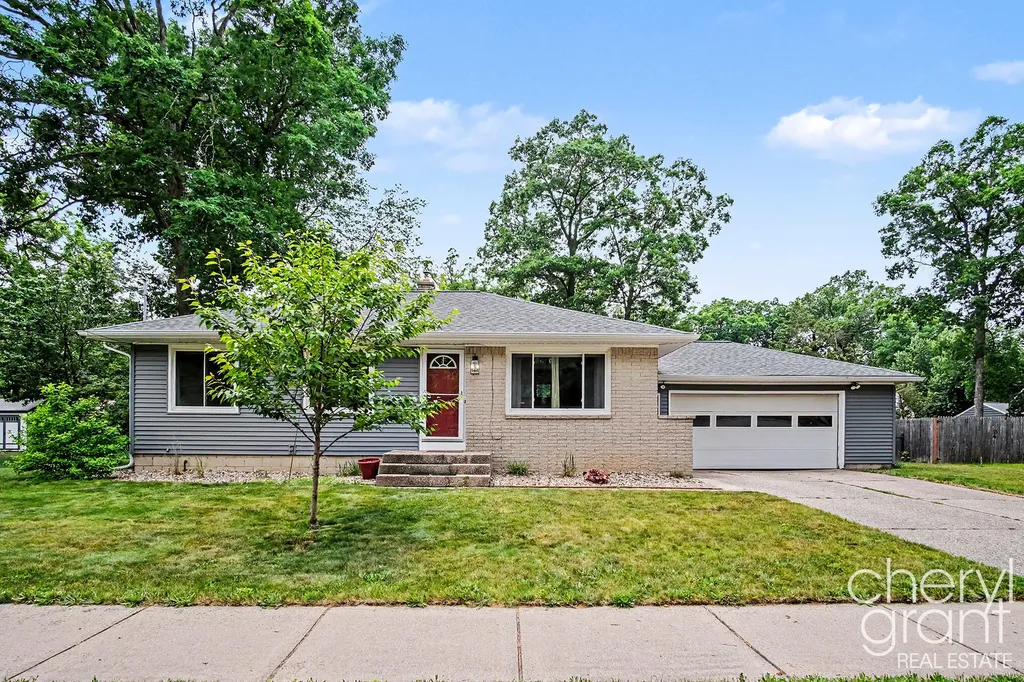 4631 Carrick Avenue SE Kentwood City MI 49508