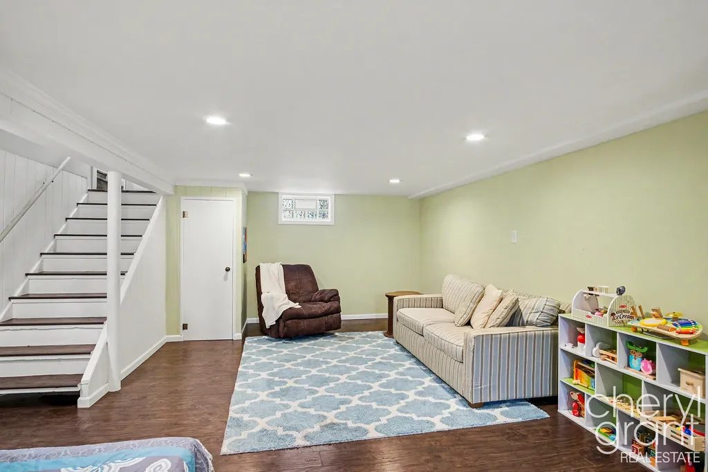 4631 Carrick Avenue SE Kentwood City MI 49508
