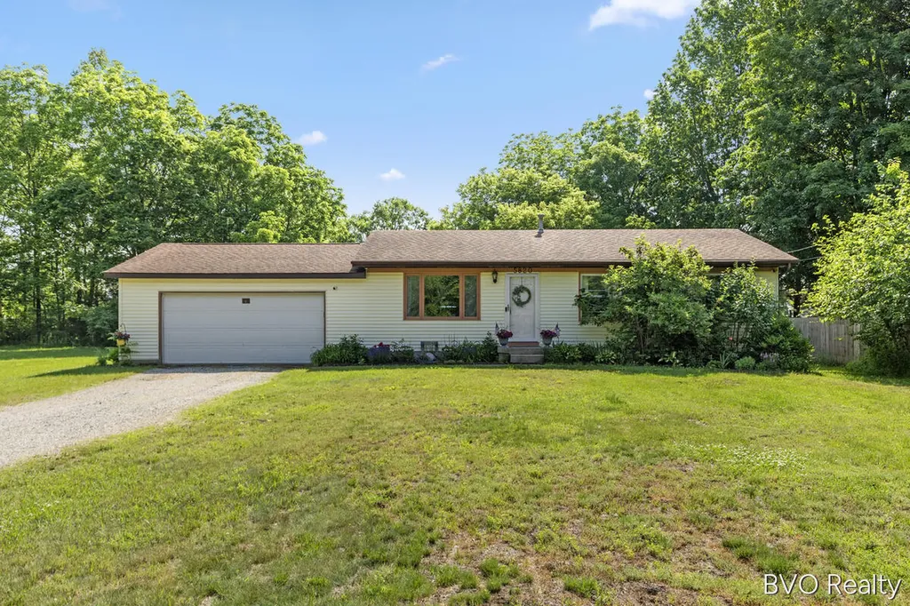 5820 Belmont Avenue NE Plainfield Charter Township MI 49306