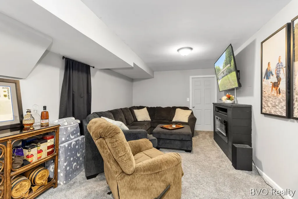 5820 Belmont Avenue NE Plainfield Charter Township MI 49306
