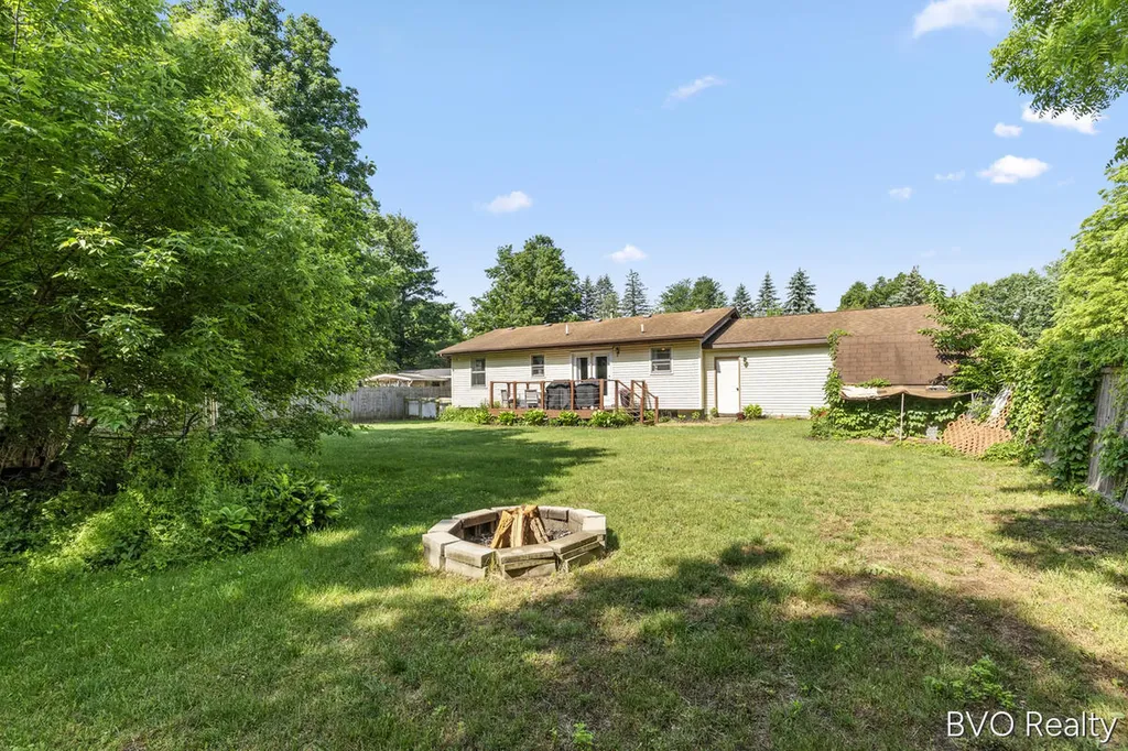5820 Belmont Avenue NE Plainfield Charter Township MI 49306