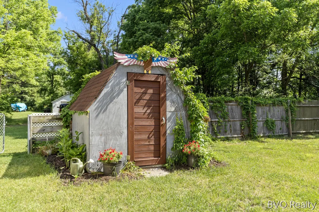 5820 Belmont Avenue NE Plainfield Charter Township MI 49306