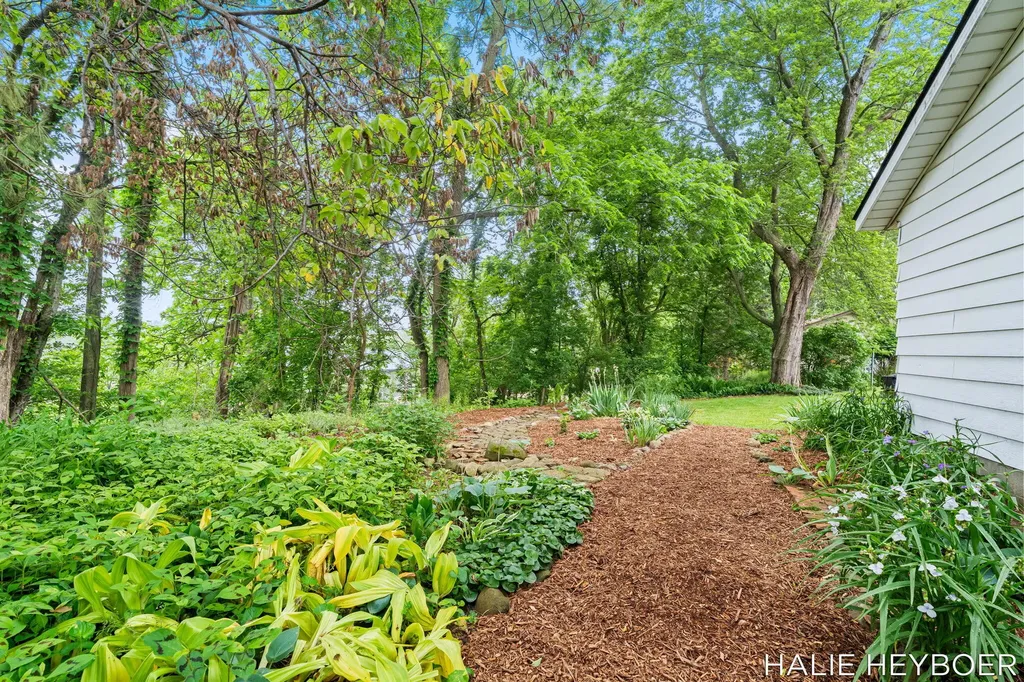 9168 Adams Street Zeeland Charter Township MI 49464