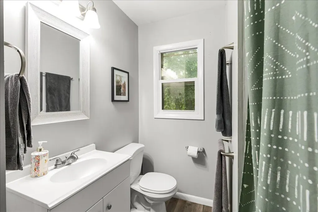 1944 Oakcliff Drive NE Grand Rapids Charter Township MI 49525