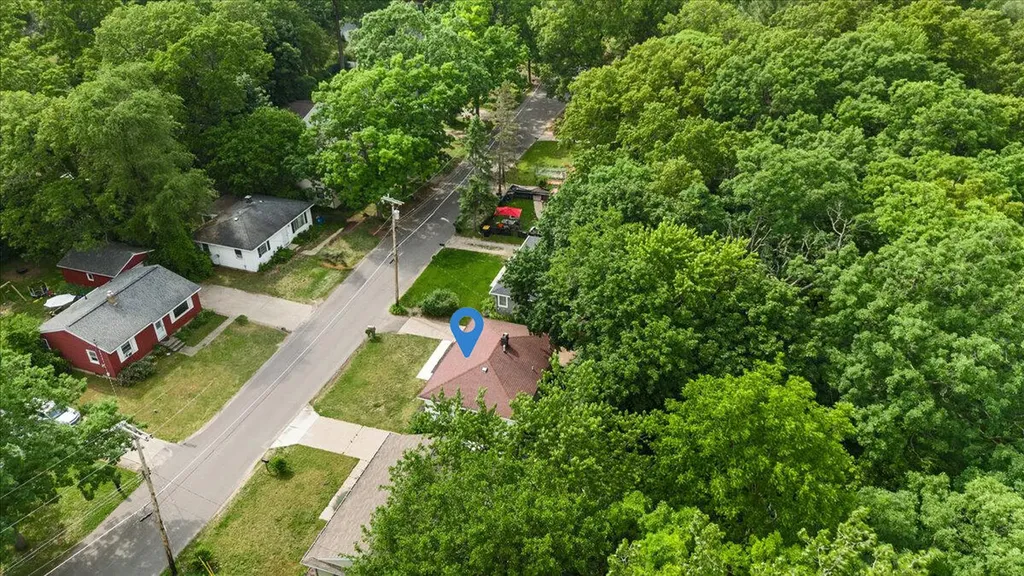 1944 Oakcliff Drive NE Grand Rapids Charter Township MI 49525