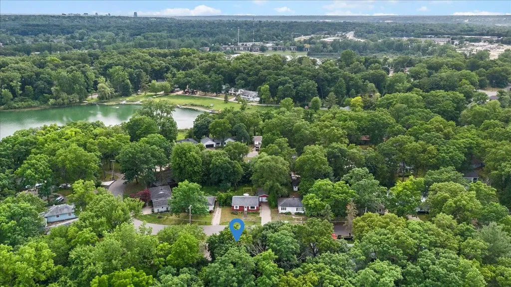 1944 Oakcliff Drive NE Grand Rapids Charter Township MI 49525