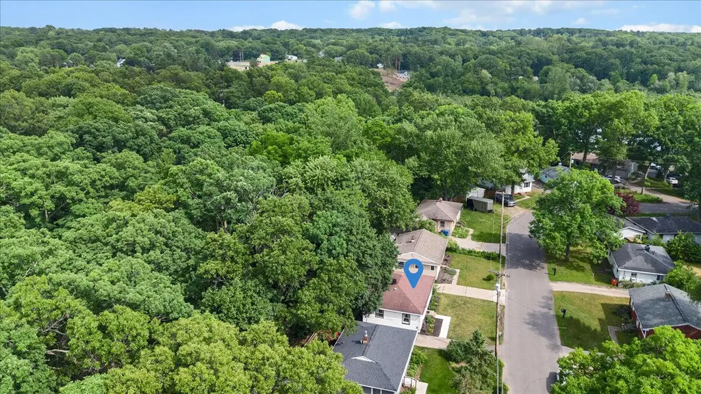 1944 Oakcliff Drive NE Grand Rapids Charter Township MI 49525