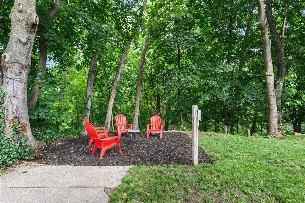 1944 Oakcliff Drive NE Grand Rapids Charter Township MI 49525