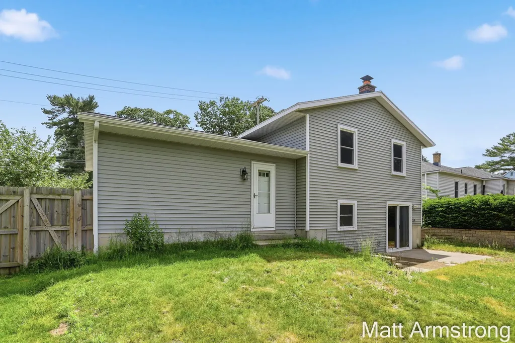 1185 52nd Street SE Kentwood City MI 49508