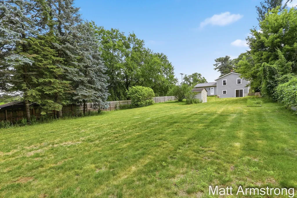 1185 52nd Street SE Kentwood City MI 49508