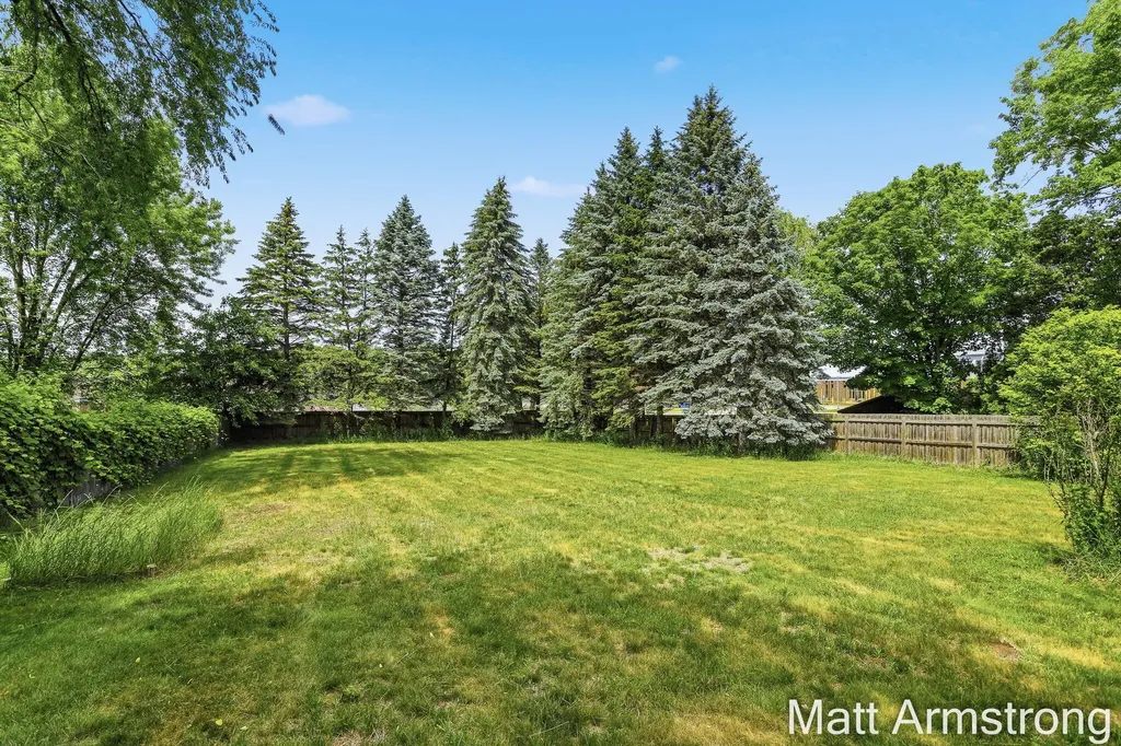 1185 52nd Street SE Kentwood City MI 49508