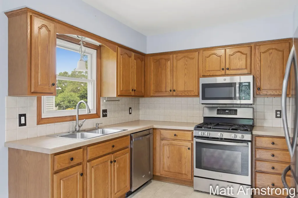 1185 52nd Street SE Kentwood City MI 49508