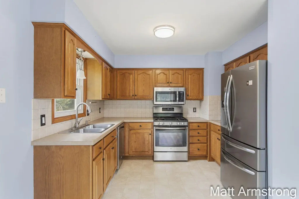 1185 52nd Street SE Kentwood City MI 49508
