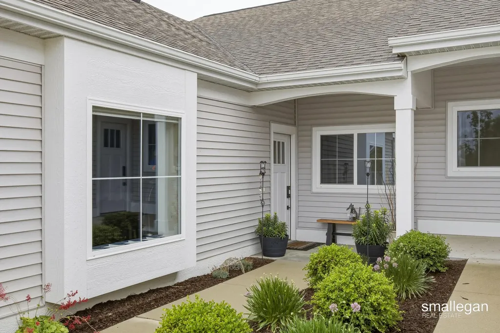 974 Castlebay Way Georgetown Charter Township MI 49426