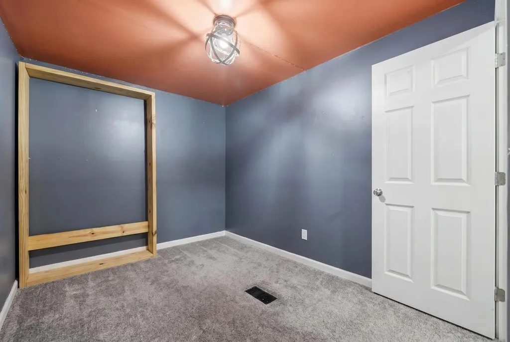 1481 Canterbury Avenue Norton Shores City MI 49444