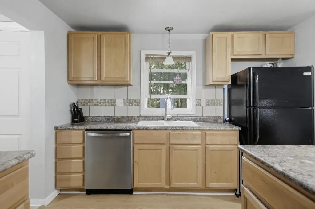 1481 Canterbury Avenue Norton Shores City MI 49444