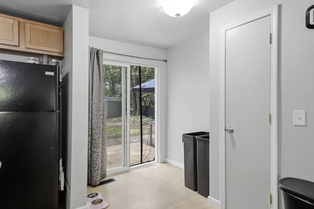 1481 Canterbury Avenue Norton Shores City MI 49444