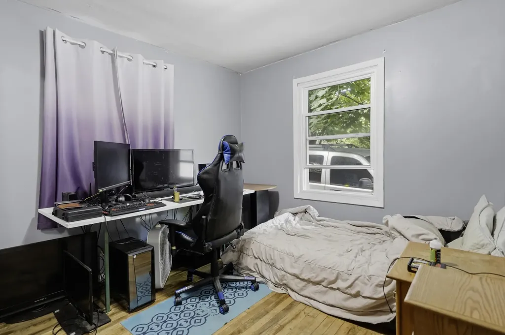 1481 Canterbury Avenue Norton Shores City MI 49444