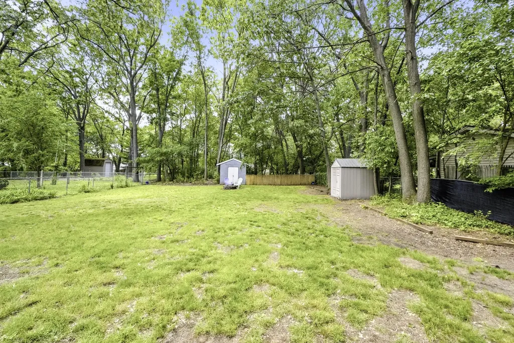 1481 Canterbury Avenue Norton Shores City MI 49444