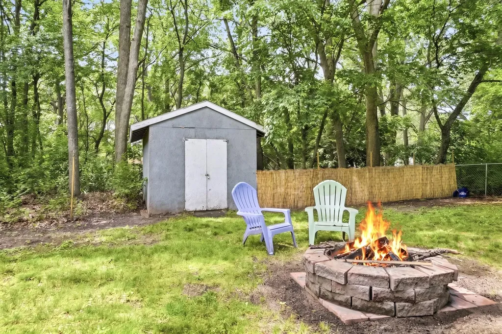1481 Canterbury Avenue Norton Shores City MI 49444