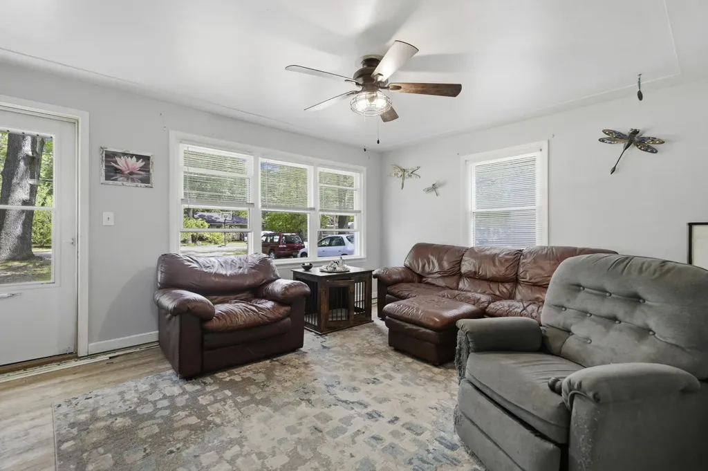1481 Canterbury Avenue Norton Shores City MI 49444