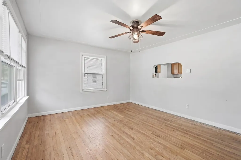 1481 Canterbury Avenue Norton Shores City MI 49444