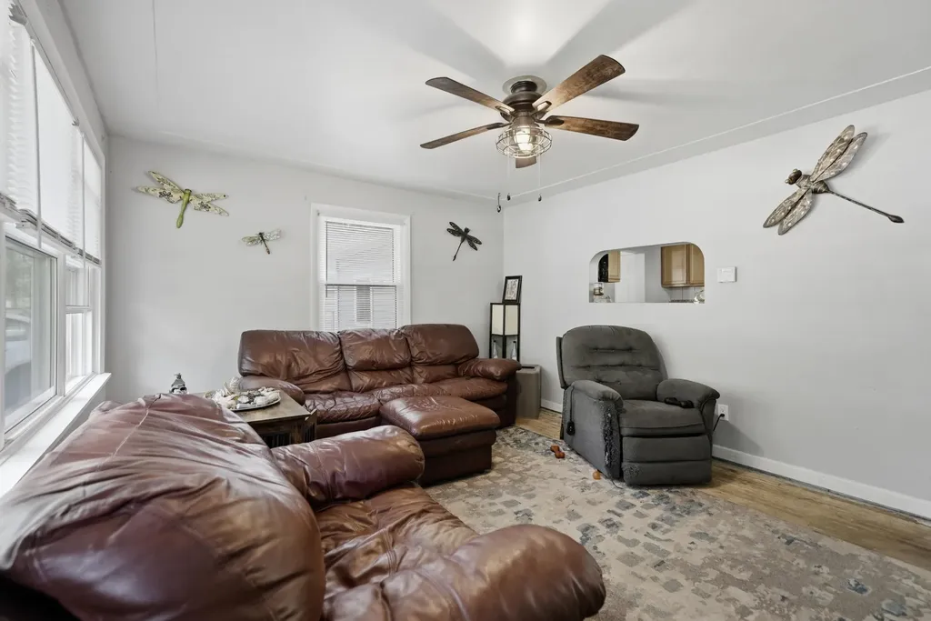 1481 Canterbury Avenue Norton Shores City MI 49444