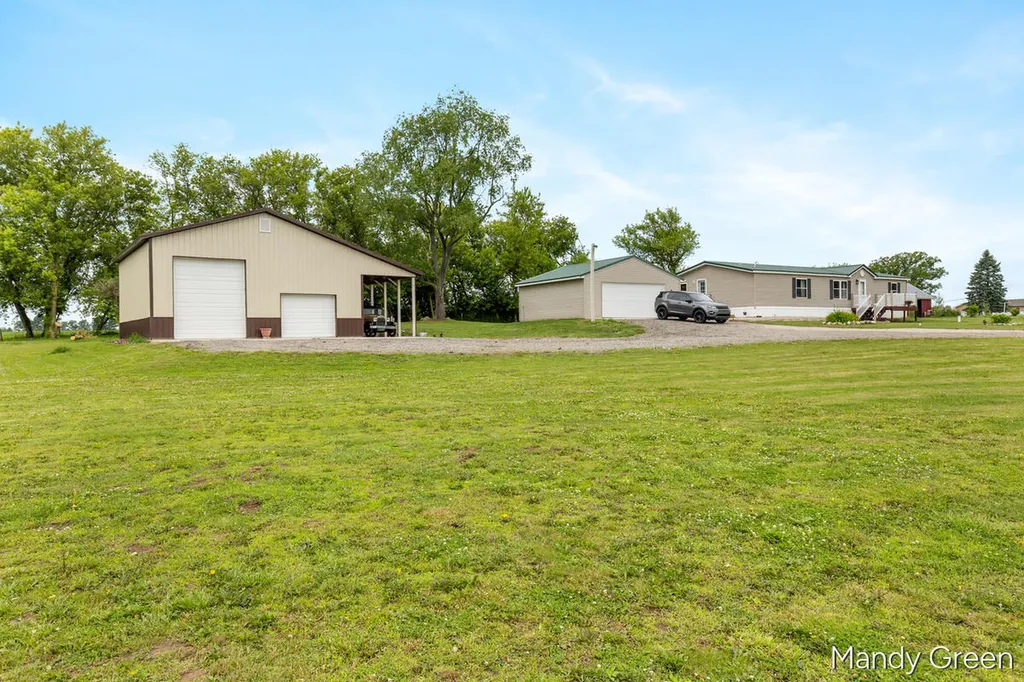 1007 Dildine Road Easton Township MI 48846
