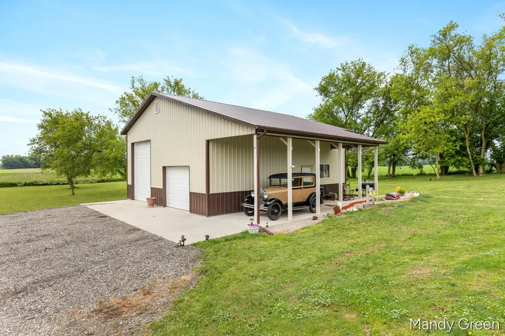 1007 Dildine Road Easton Township MI 48846