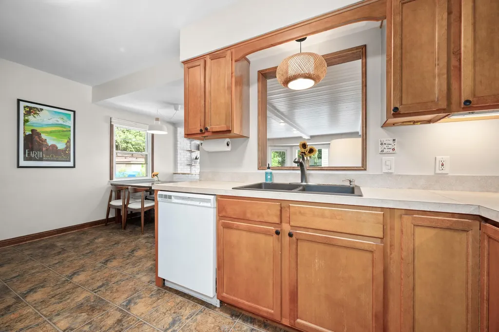 2053 Seventh Street NW Grand Rapids City MI 49504