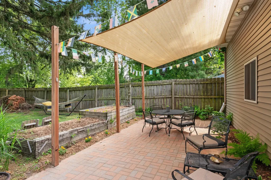 2053 Seventh Street NW Grand Rapids City MI 49504