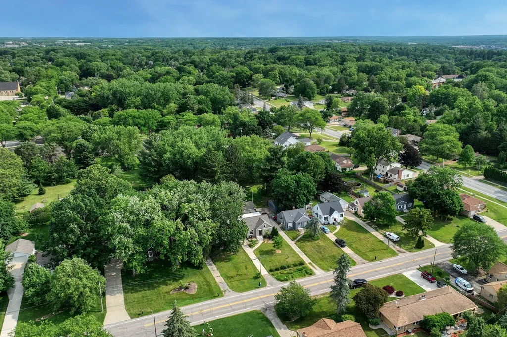 2053 Seventh Street NW Grand Rapids City MI 49504