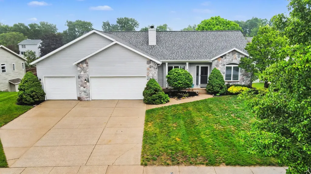 4656 Cinema Avenue NE Plainfield Charter Township MI 49525