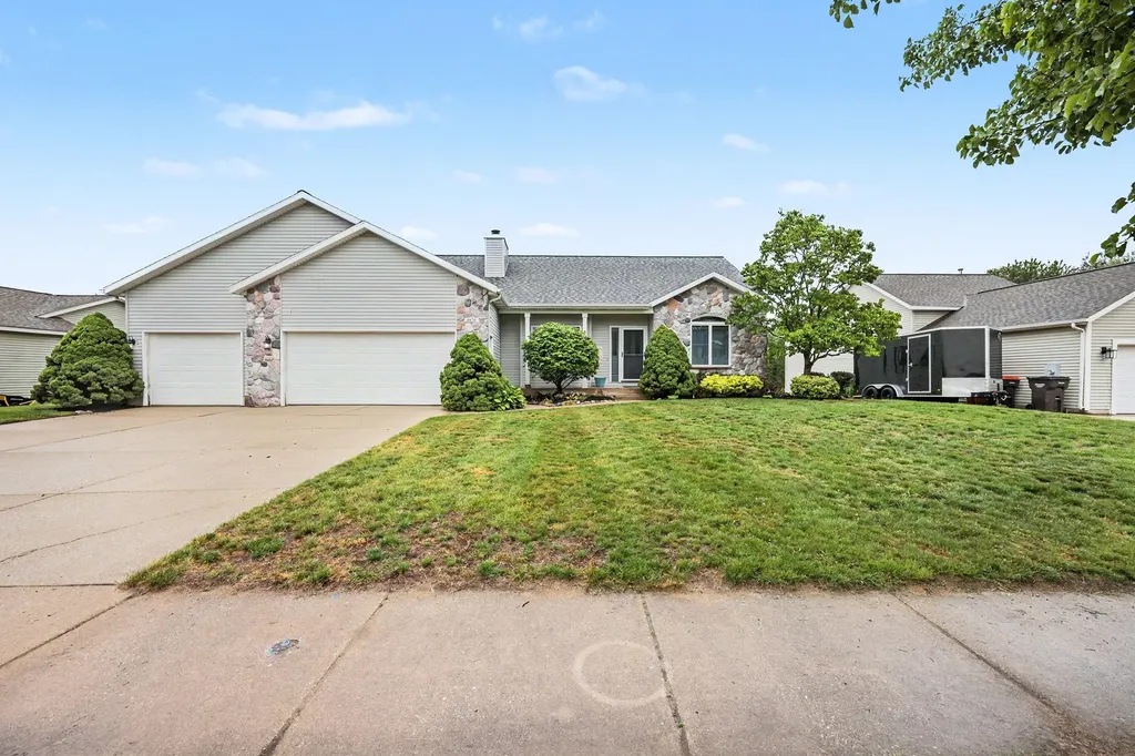 4656 Cinema Avenue NE Plainfield Charter Township MI 49525