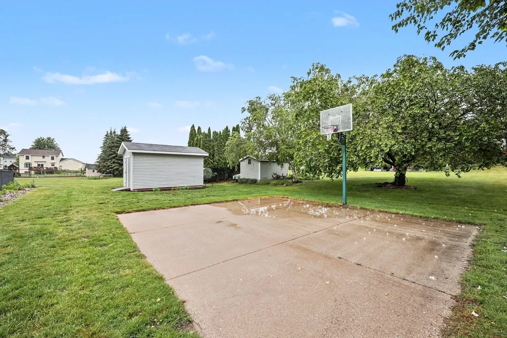 4656 Cinema Avenue NE Plainfield Charter Township MI 49525