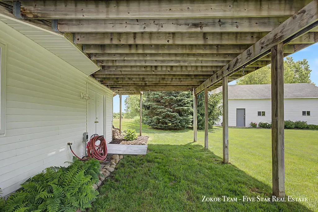 2130 Canterbury Lane Tallmadge Charter Township MI 49435