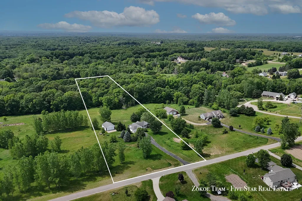 2130 Canterbury Lane Tallmadge Charter Township MI 49435