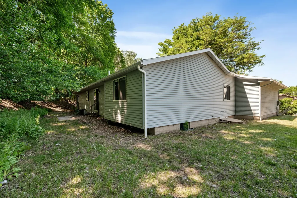 2975 Englewood Avenue SE Grand Rapids City MI 49508