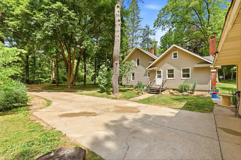 2351 Cook Road Hastings Charter Township MI 49058