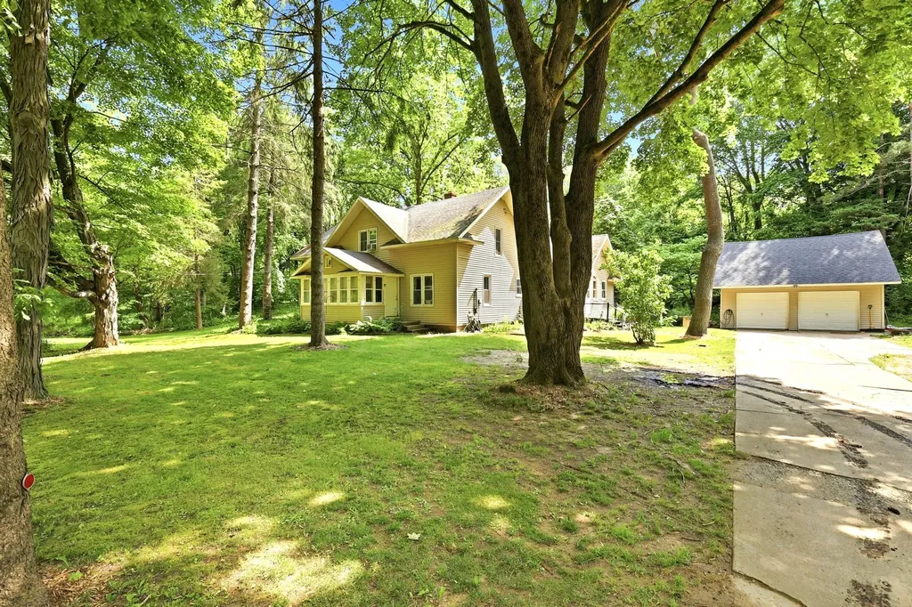 2351 Cook Road Hastings Charter Township MI 49058