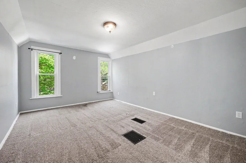 840 Spencer Street NE Grand Rapids City MI 49505