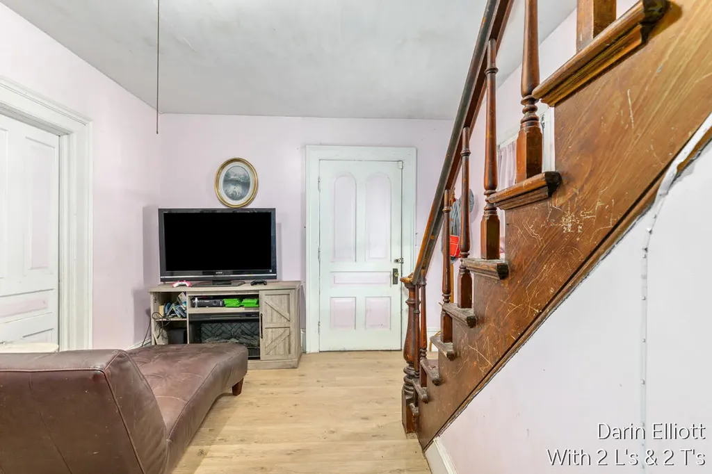 925 E Isham Street Unknown City MI 48851