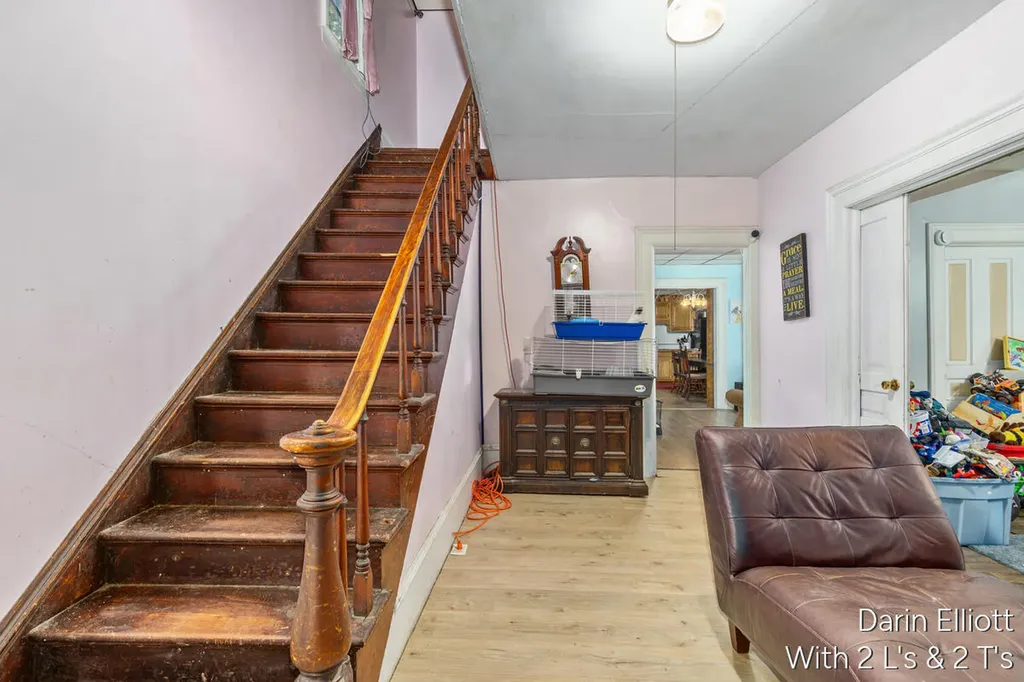 925 E Isham Street Unknown City MI 48851