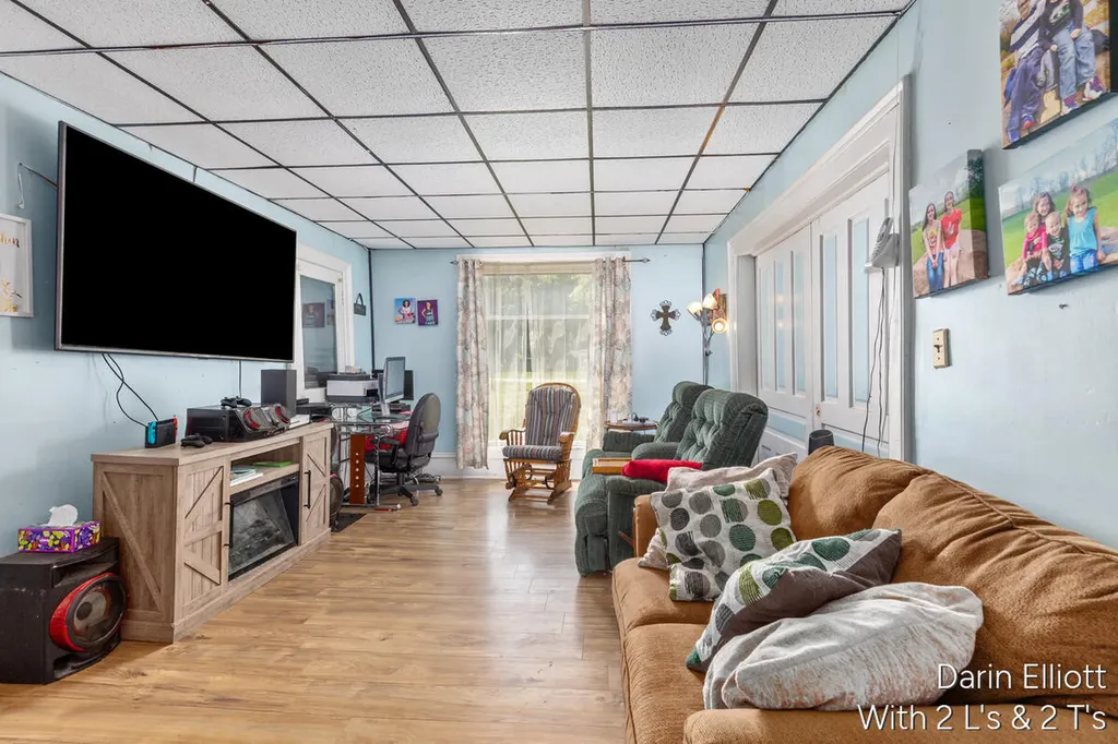 925 E Isham Street Unknown City MI 48851