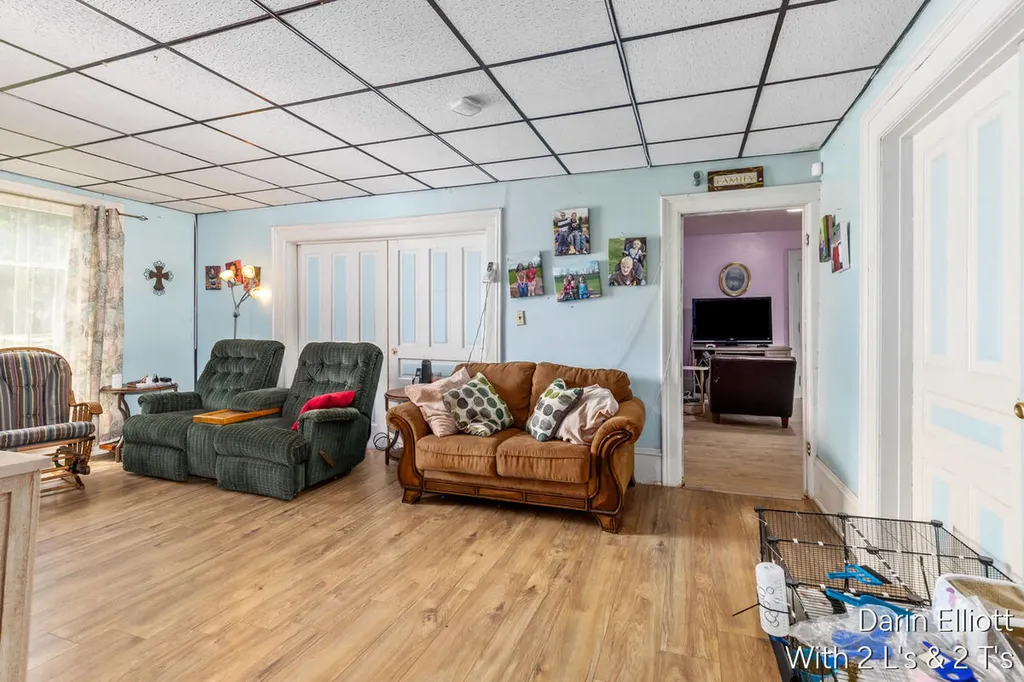925 E Isham Street Unknown City MI 48851