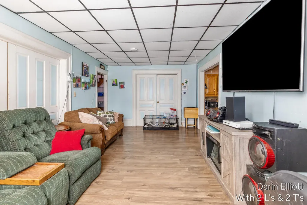 925 E Isham Street Unknown City MI 48851