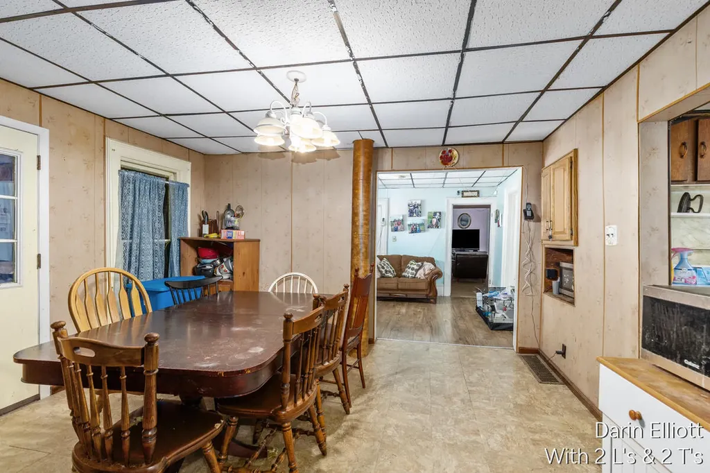 925 E Isham Street Unknown City MI 48851